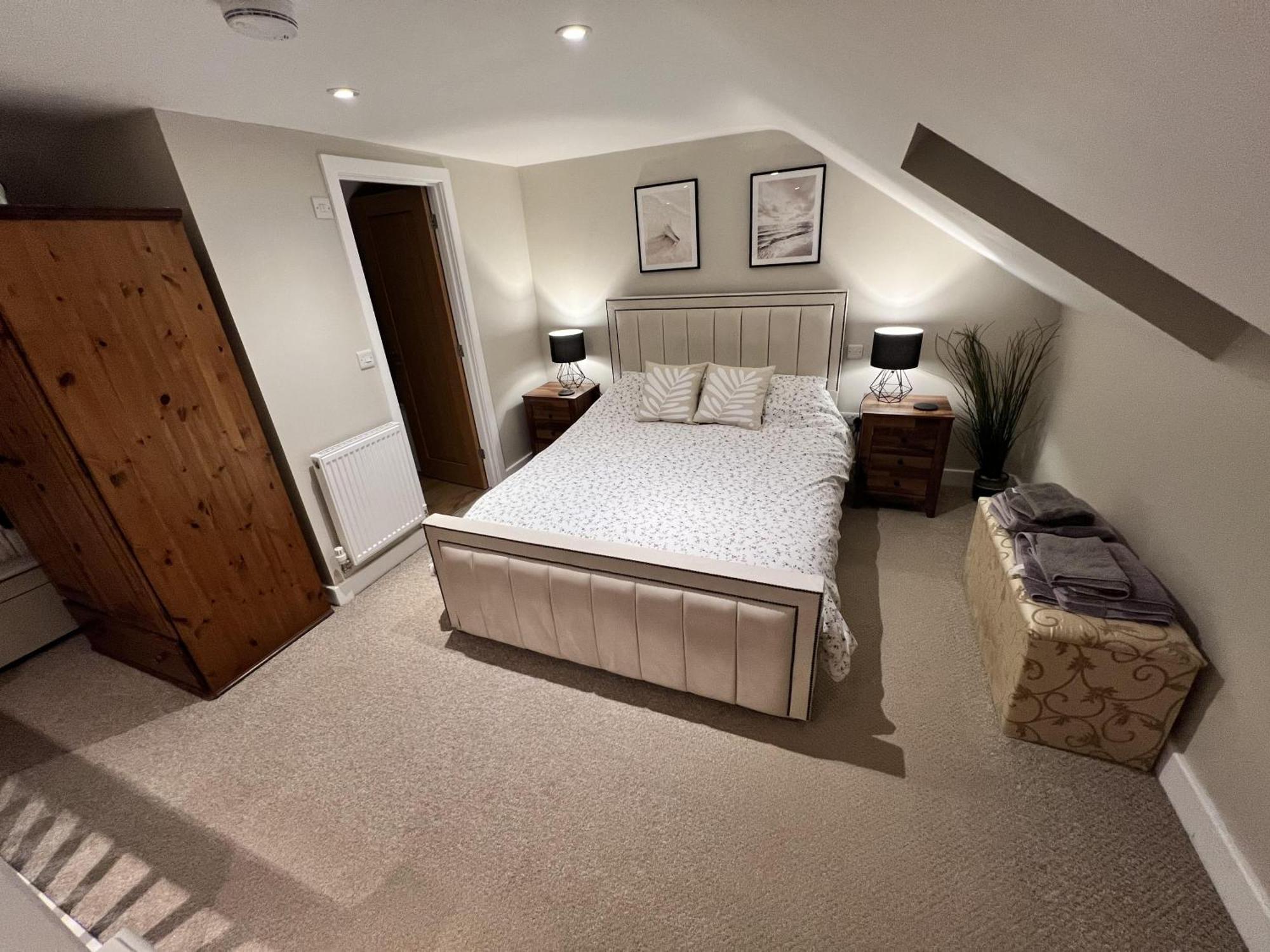 Rural Cottage-full Kitchen-pets Ok-paddock Shrewsbury
